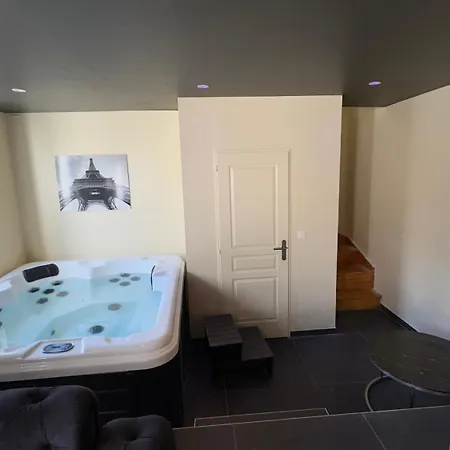 Magnifique Loveroom Avec Sauna, Et Cinemaroom *